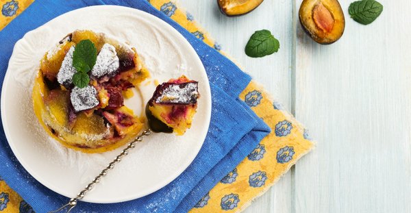 Savourez le clafoutis aux cerises : une recette irremplaçable avec une pâte onctueuse et subtilement sucrée !